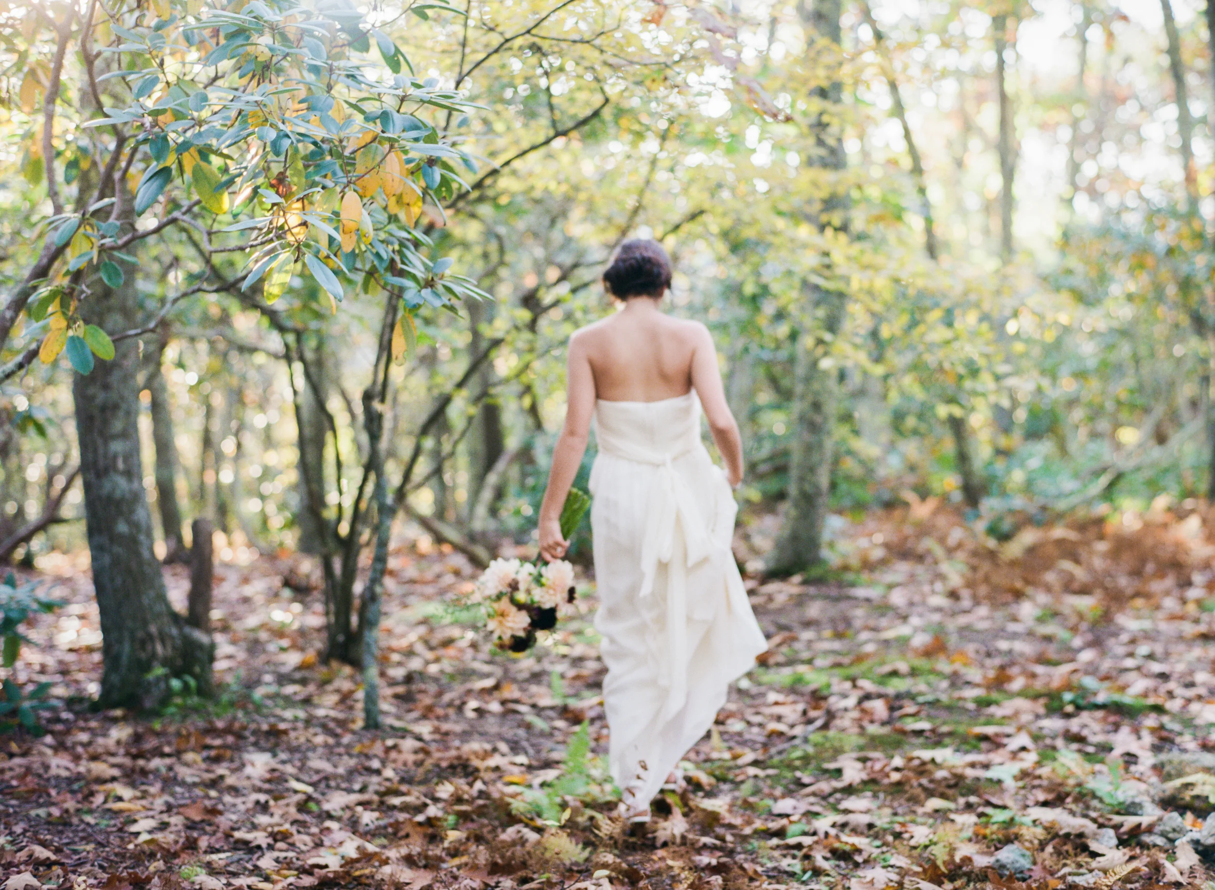 Bridal Inspiration_Virginia Mountain Fall Bride_Zachary_Taylor_Fine_Art_Film_Destination_Wedding_Photographer-19.jpg