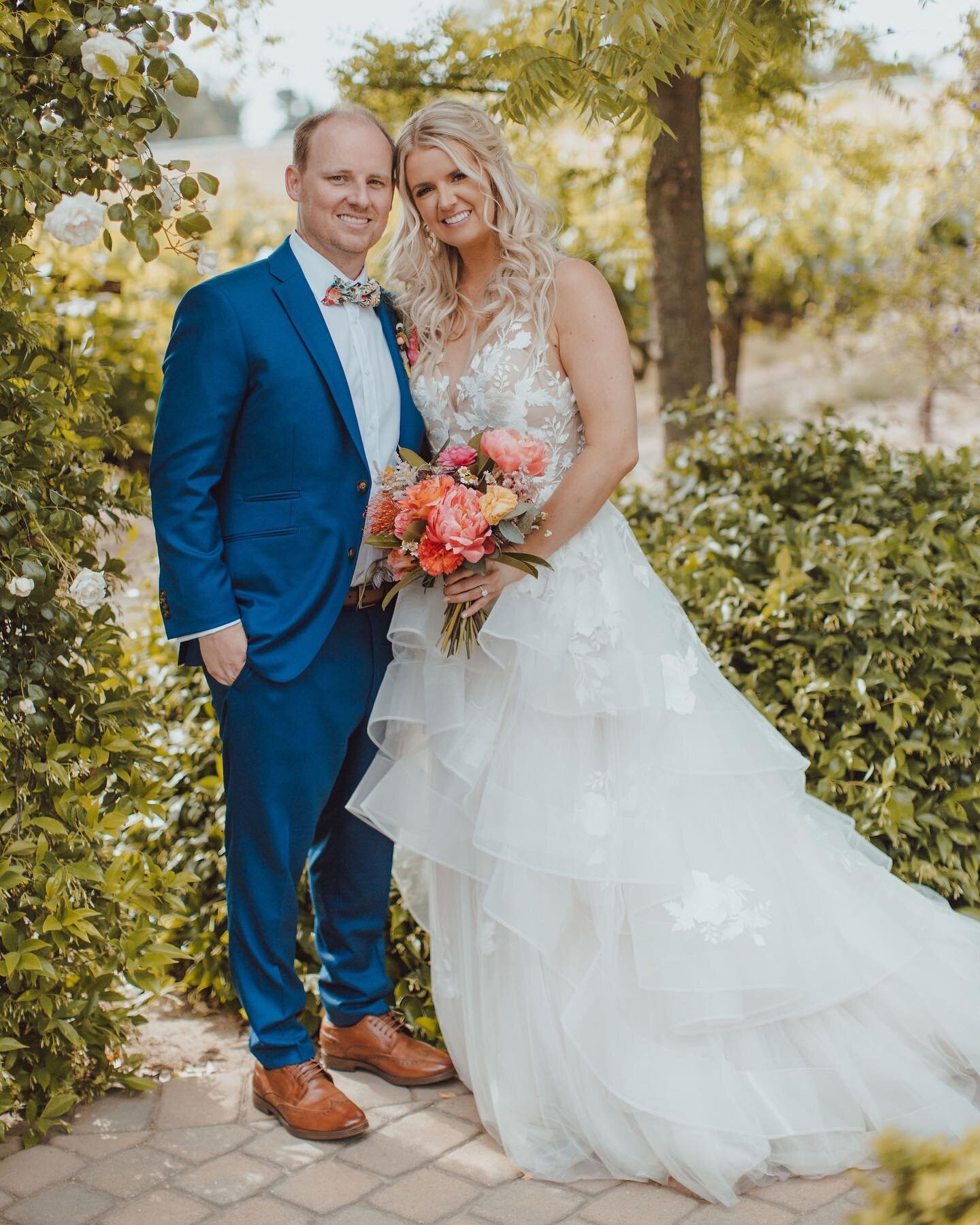 More belated first anniversary wishes for another of last April&rsquo;s couples: Ashley &amp; Tyler. Their wedding day was full of fun, laughter, and color, along with great food and a hoppin&rsquo; dance floor. I hope your first anniversary included