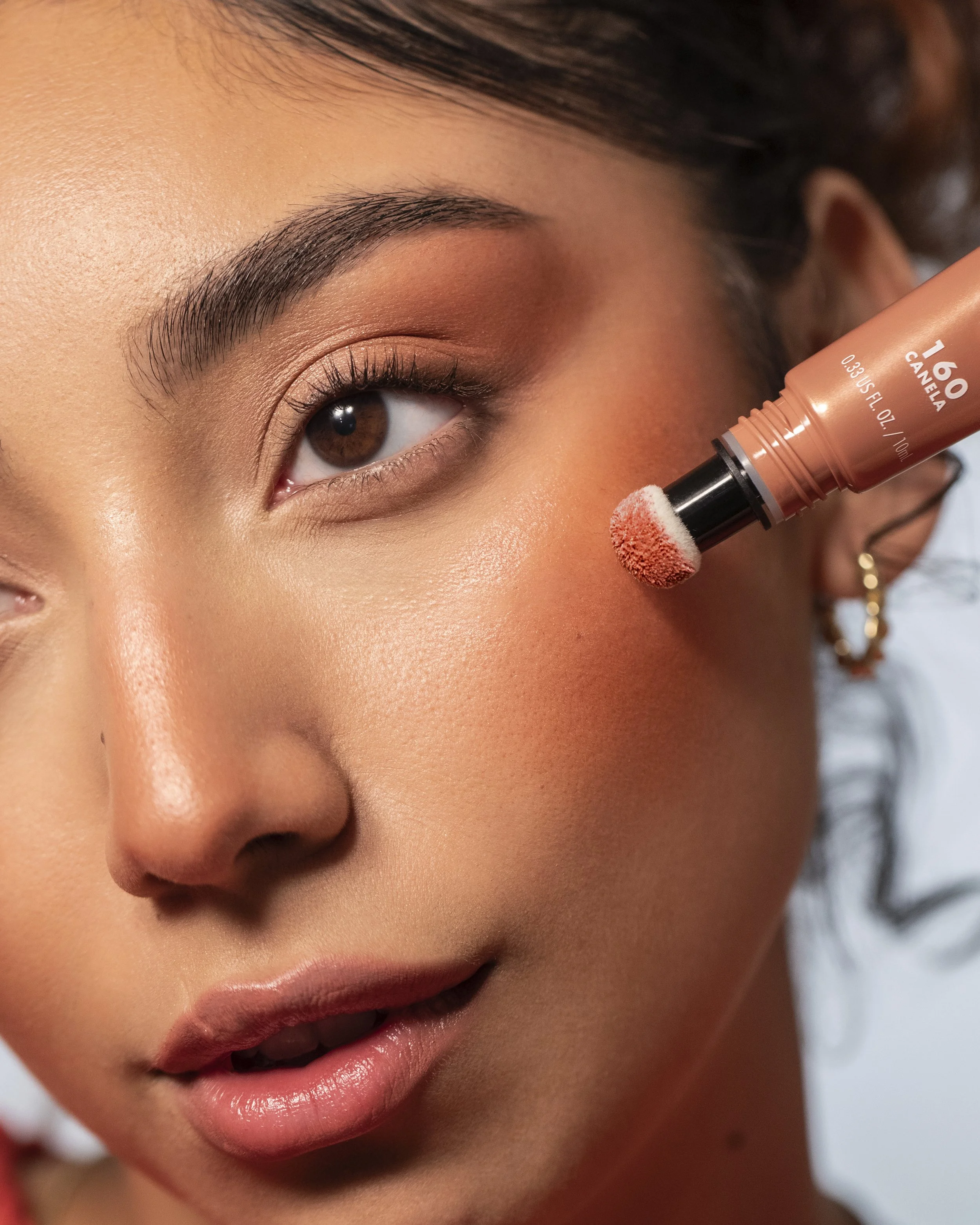 MODEL - BLUSH+GLOW - SHADE CANELA - 7 copy.jpg