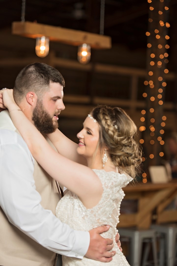 Madison+Austin_Wedding_SneakPeek_40 (Large).jpg