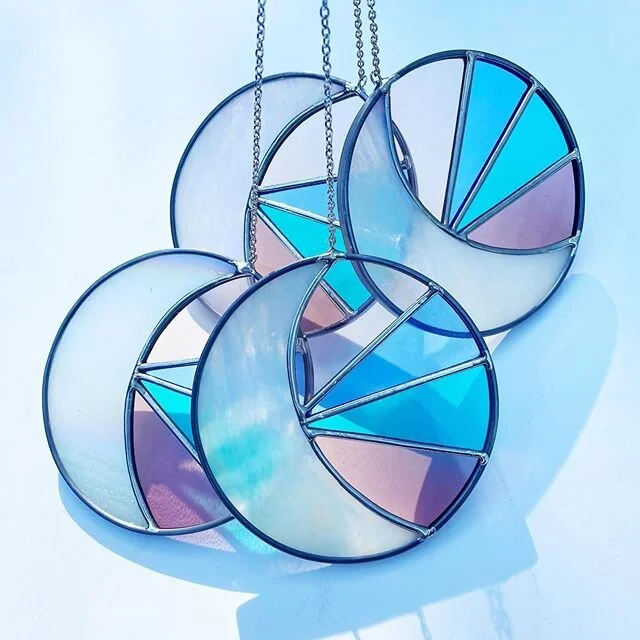 ✨Mooooooons 🌙 .
.
.
.

#stainedglass #stainedglassartist #madeinlosangeles🌴