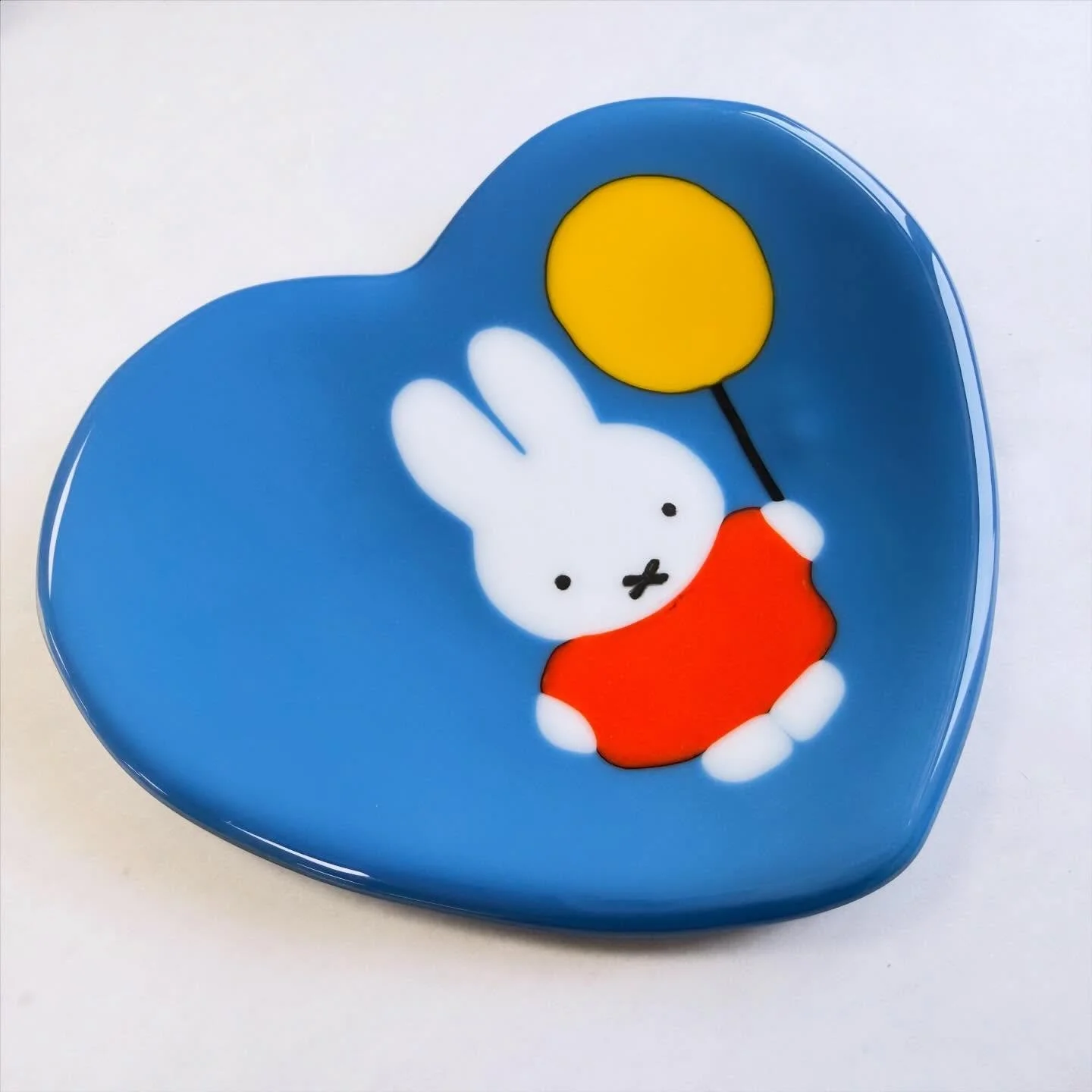 Just for funsies 😍. Sample for our new heart slump mold at the shop 🎈💙
