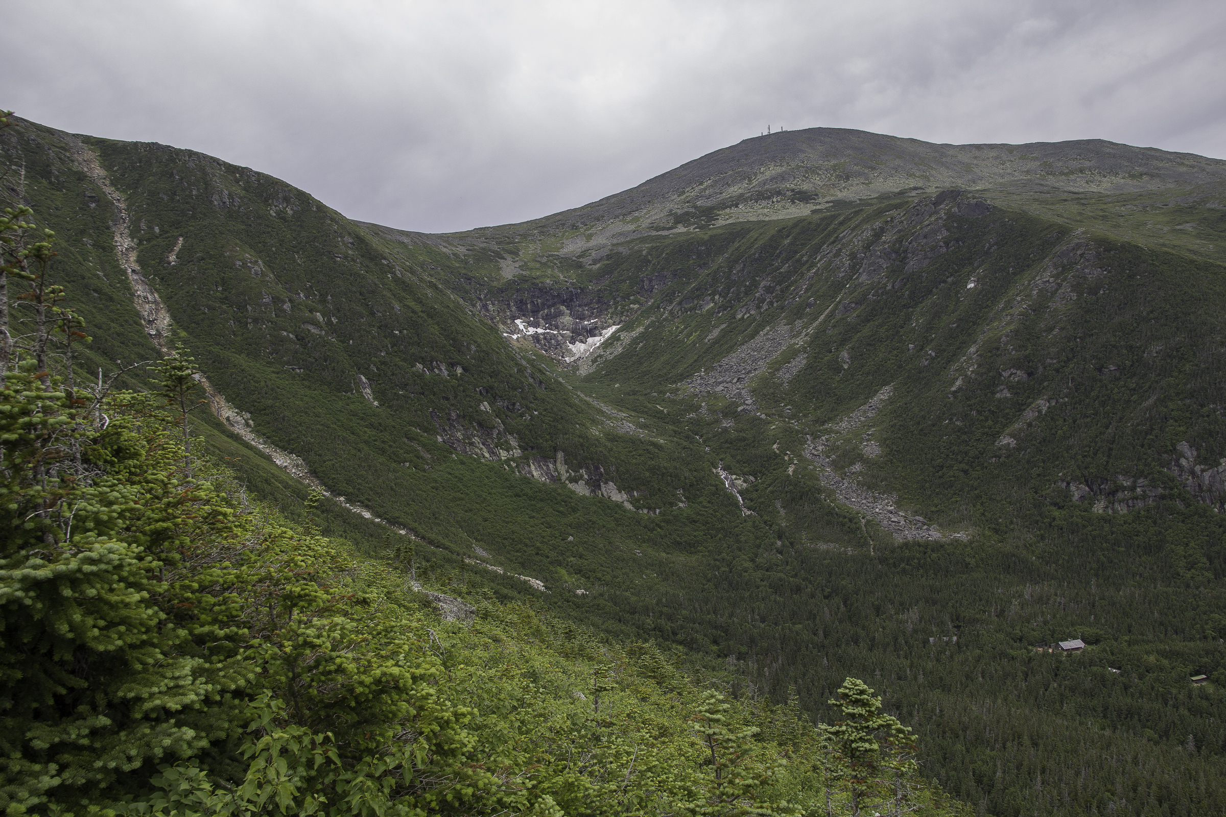 View of Tuckerman's Ravine from Boott Spur Trail. 
