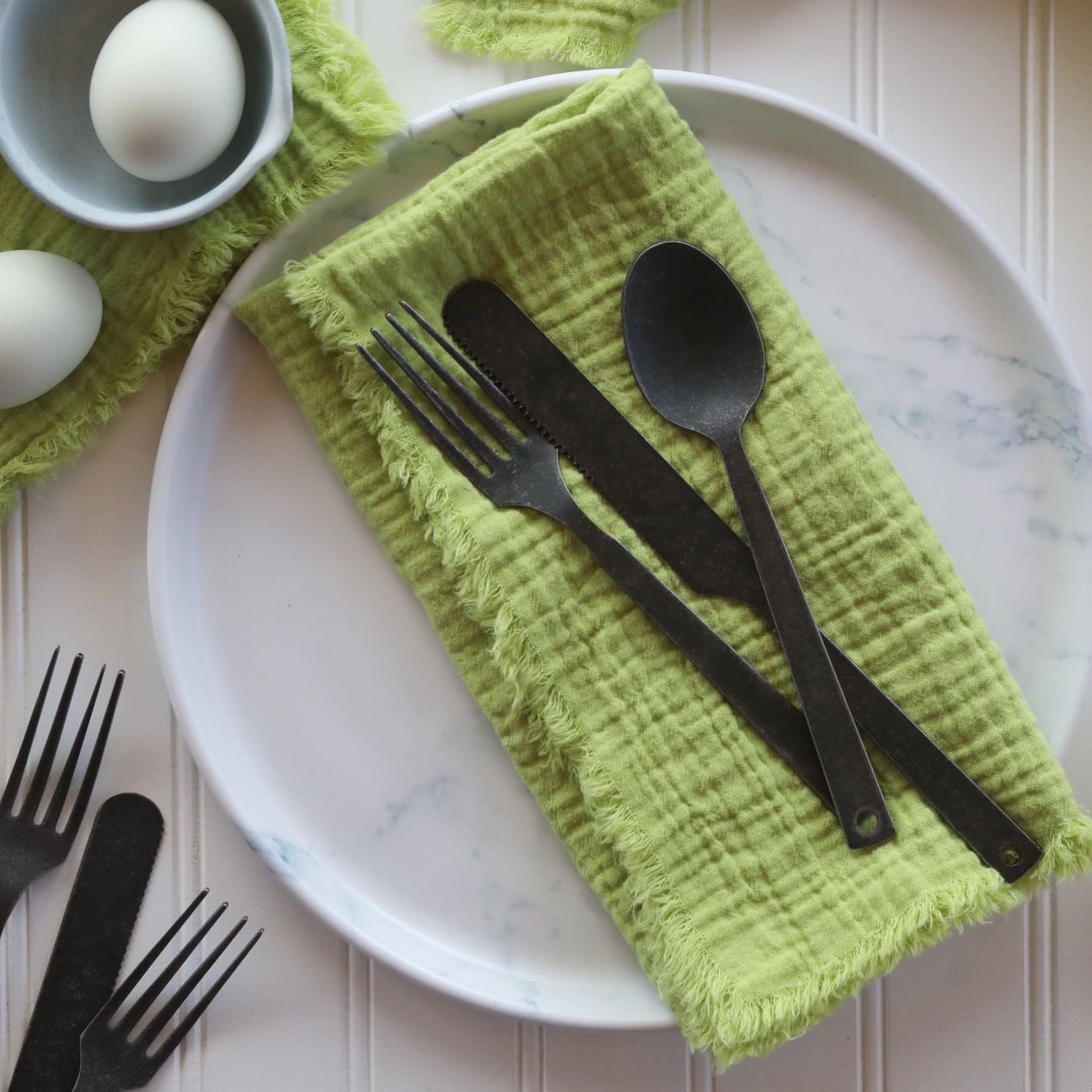 Looking for the perfect black flatware to match your dinnerware set? Our flatware is designed to complement any color and style of tableware, so you can create a cohesive and stunning look no matter what.