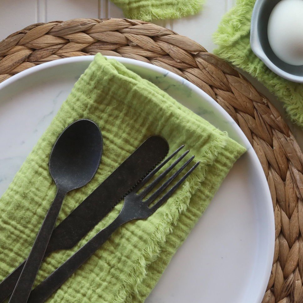 Our matte finish black flatware is perfect for picnics and outdoor gatherings. The unique black speckles make for a stylish and modern look that will complement any scenery.