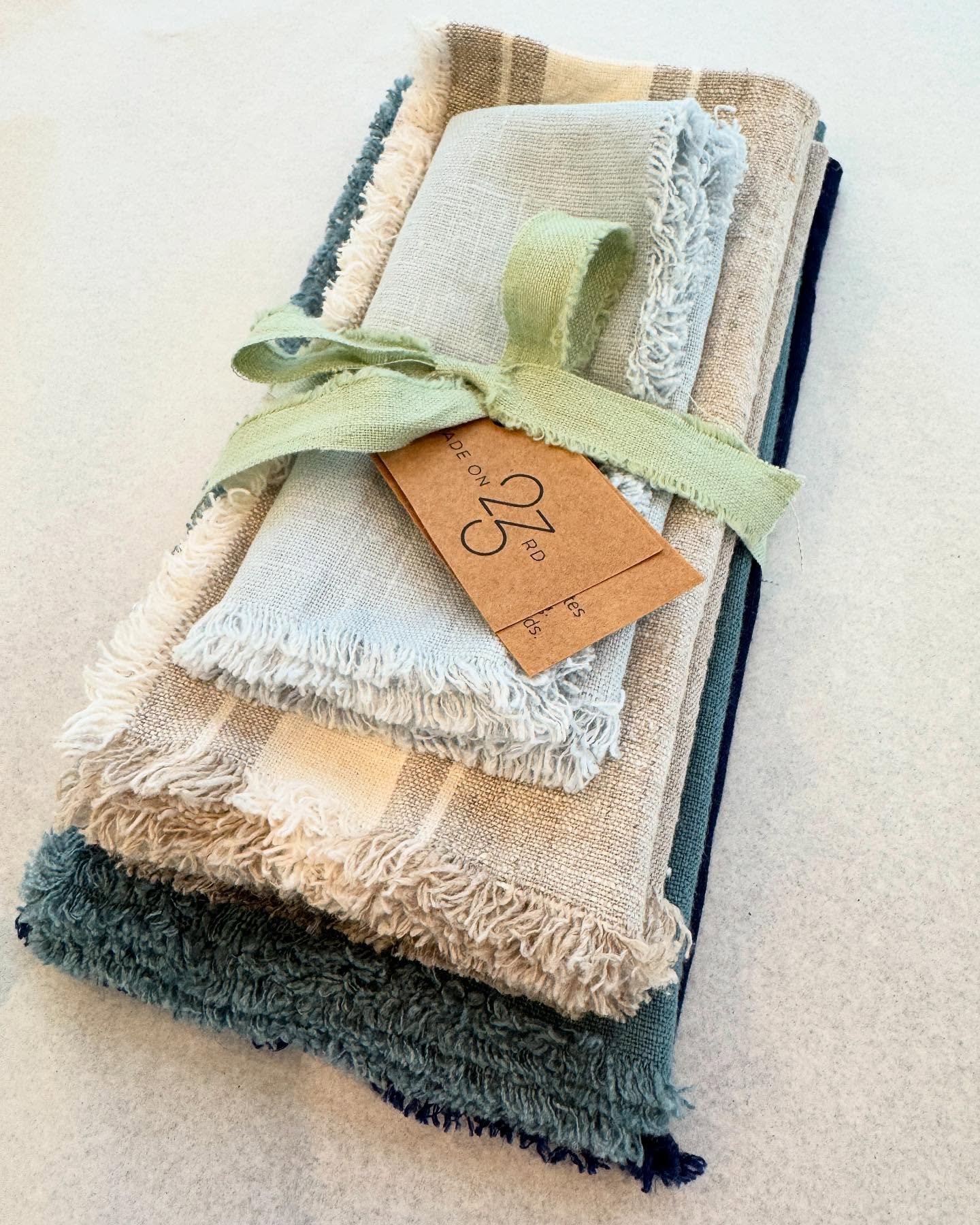 Captured a beautiful bundle of linens that shipped out last week. Love this color combination! 😍 #linens #tablelinens #smalllbusiness