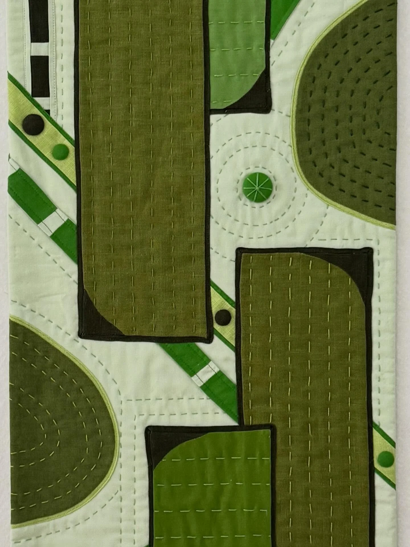 I&rsquo;m very excited to announce that my art quilt will be part of a traveling exhibition for Obsessed With Color! The first two stops are @artreach_gallery in Portland, OR (happening now!) and then on to @cave.gallery.vancouver in Vancouver, WA st