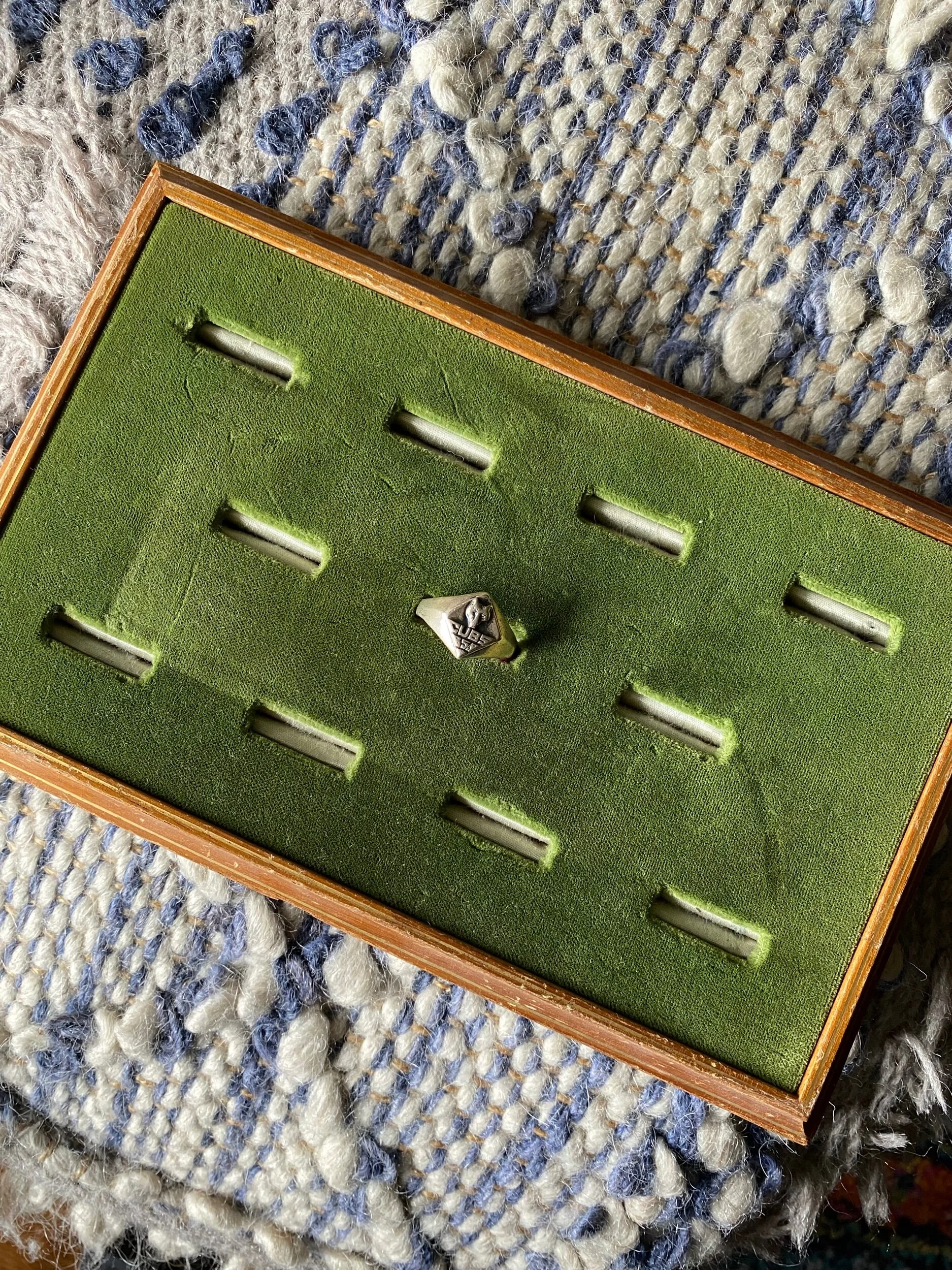 6873302D-A04B-49AE-B2E3-3199B46705B2