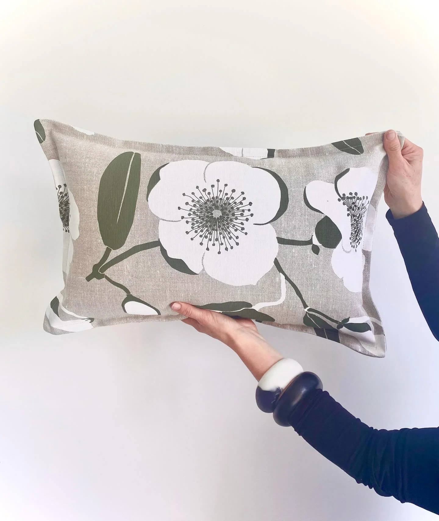 Making in the studio and getting ready for @designedmadetas Pop up shop and exhibition. &ldquo;Home&rdquo; Inspired by this place. 

Waterside Pavilion Dockside opening 9th December to 17th Dec !!!

Image showing the Honey Flower cushion in white and