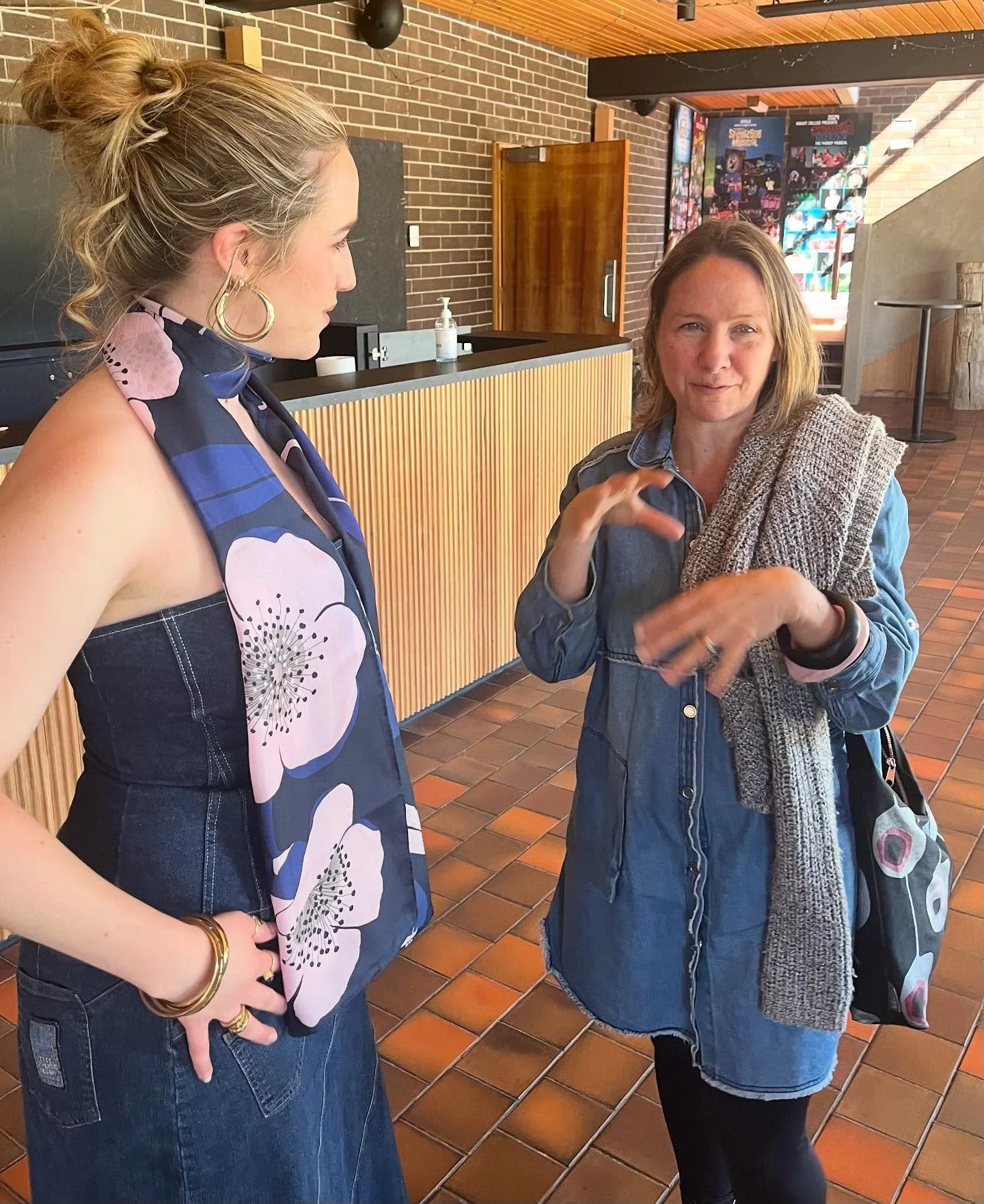 Discussing concepts are one of my favourite things to do, where Ideas are born in random places&hellip;&hellip;
See you @salamancamarket tomorrow site 100 

#silk #scarf #printedscarf #leatherwood #flower #design