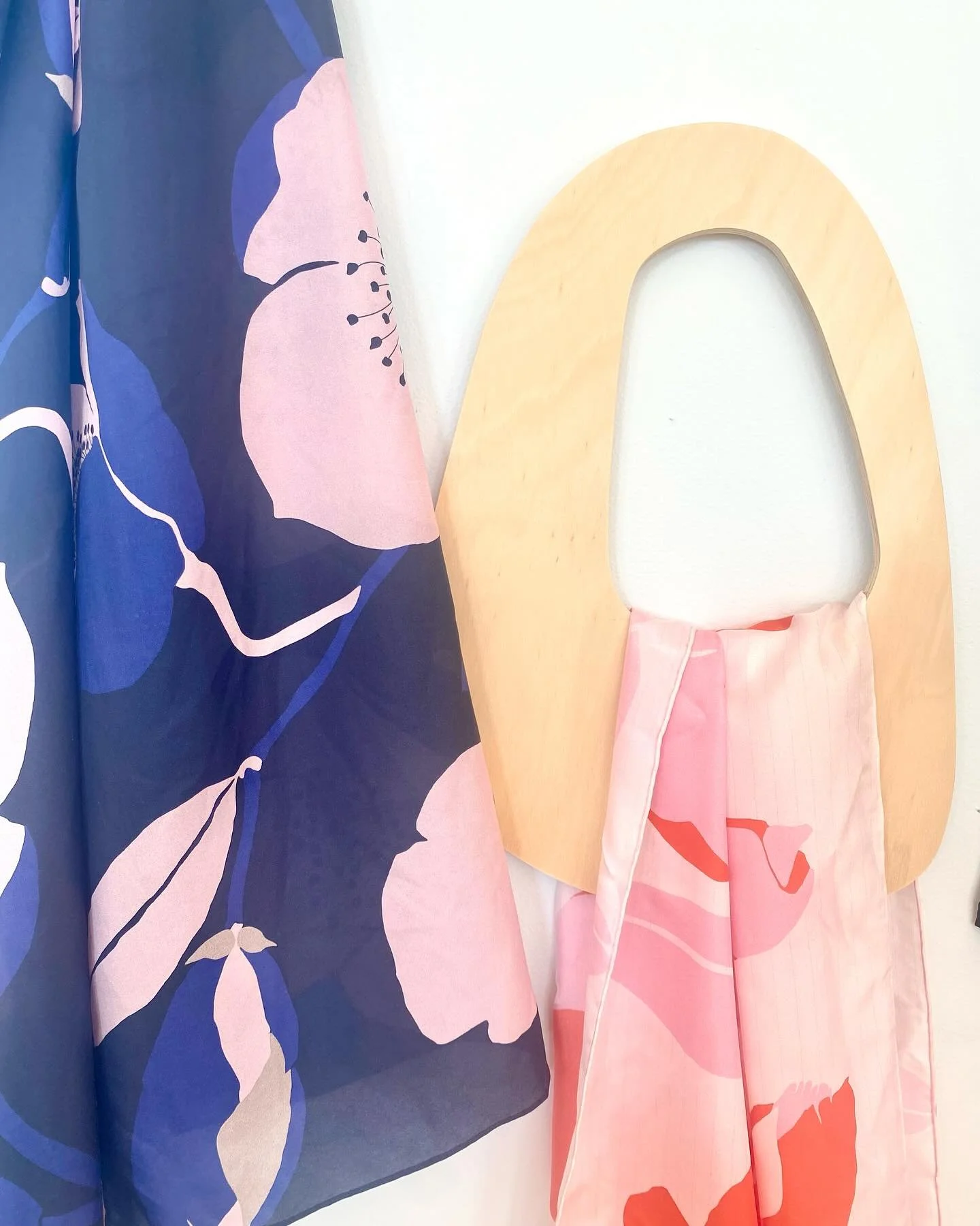 Happy Holiday Season !
I will be @salamancamarket tomorrow on site 13 
Looking forward to a great day with the weather improving. 

#silkscarves #linencushions  #printedtextiles #tablerunners #teatowel #bags