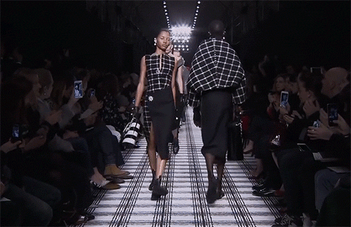 BALENCIAGA-FW15-RUNWAY-SHOW.gif