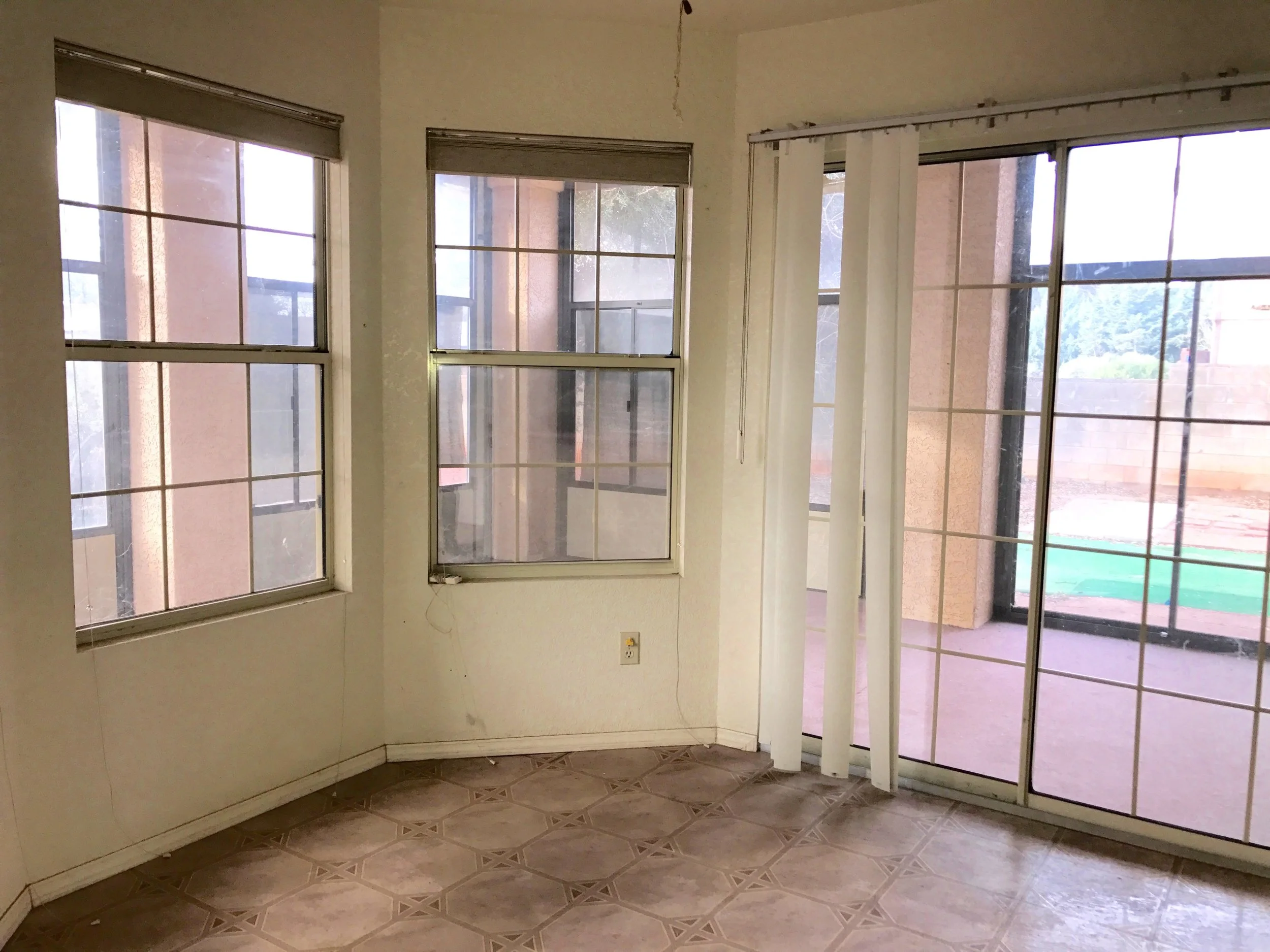 breakfast nook.jpg