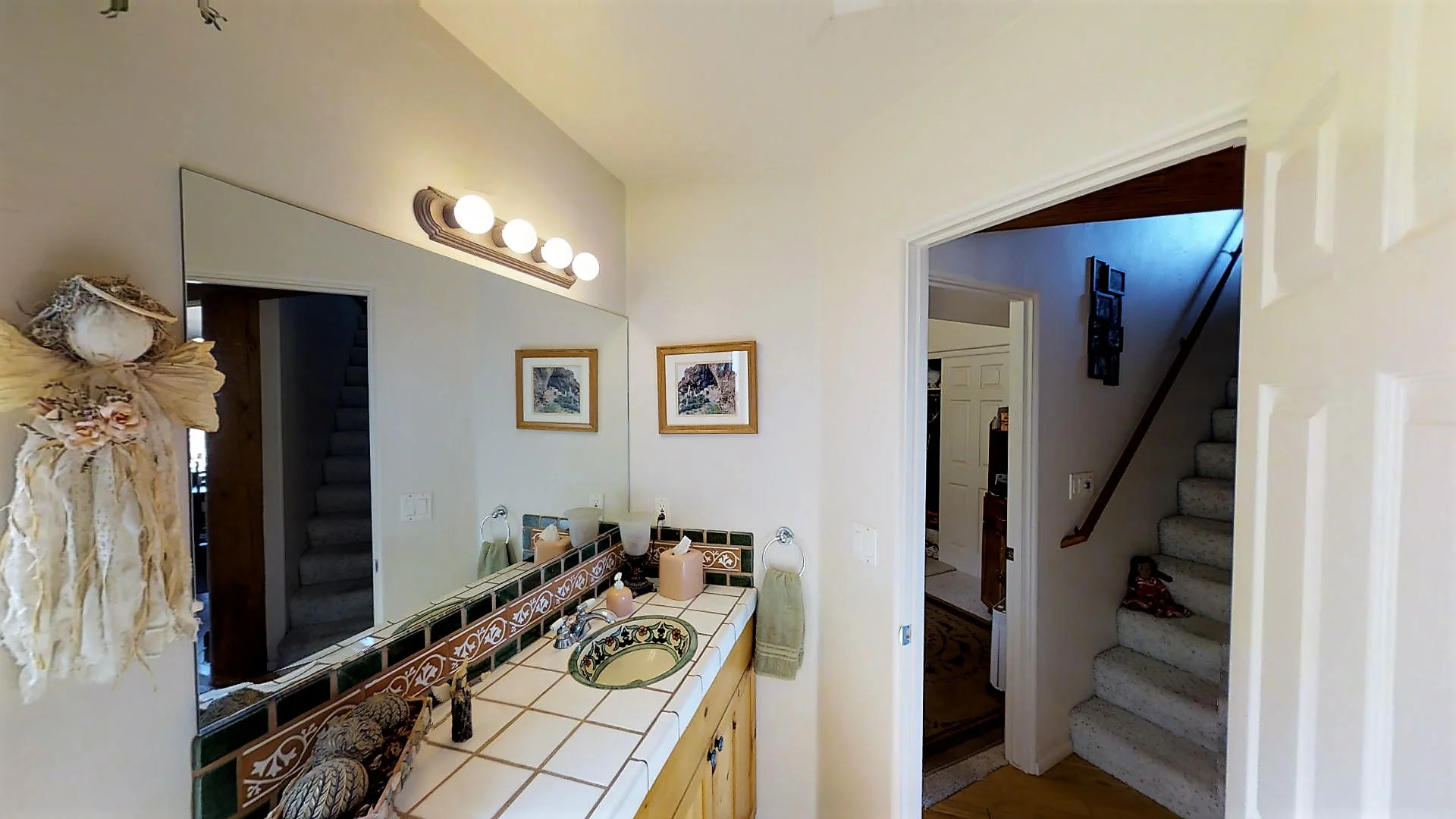 GUEST BATH 1.jpg