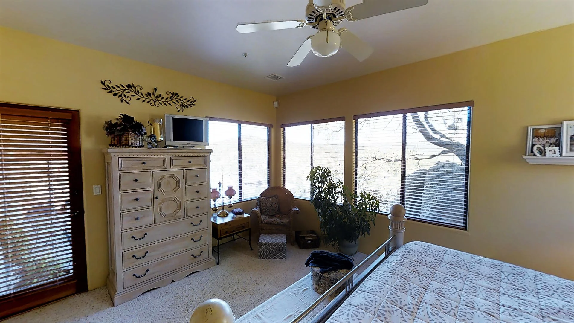 MASTER BEDROOM 2.jpg
