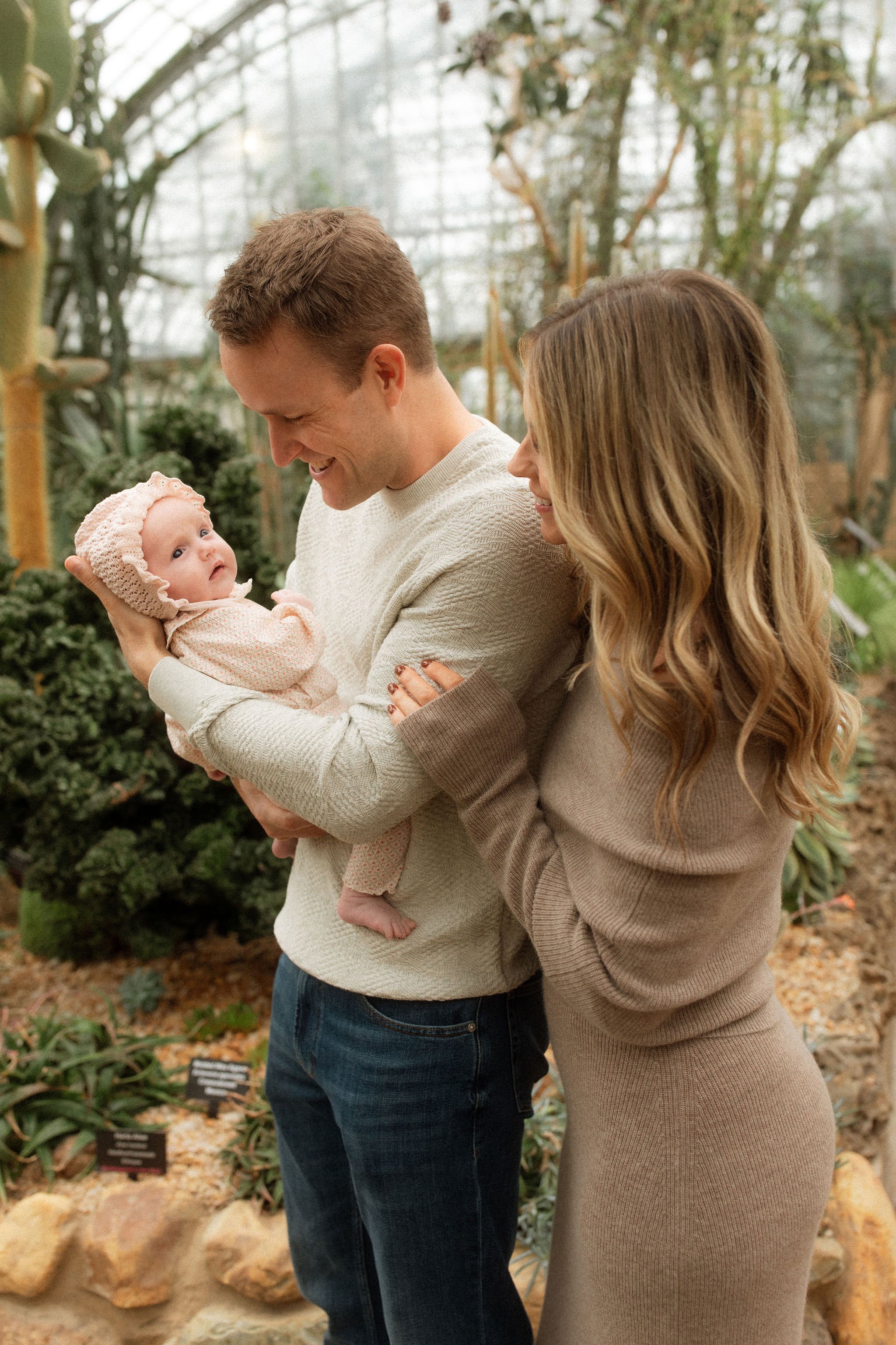 Cray-Fall-2025-Garfield-Conservatory-Family-Session-The-Morros-Photography-31.jpg