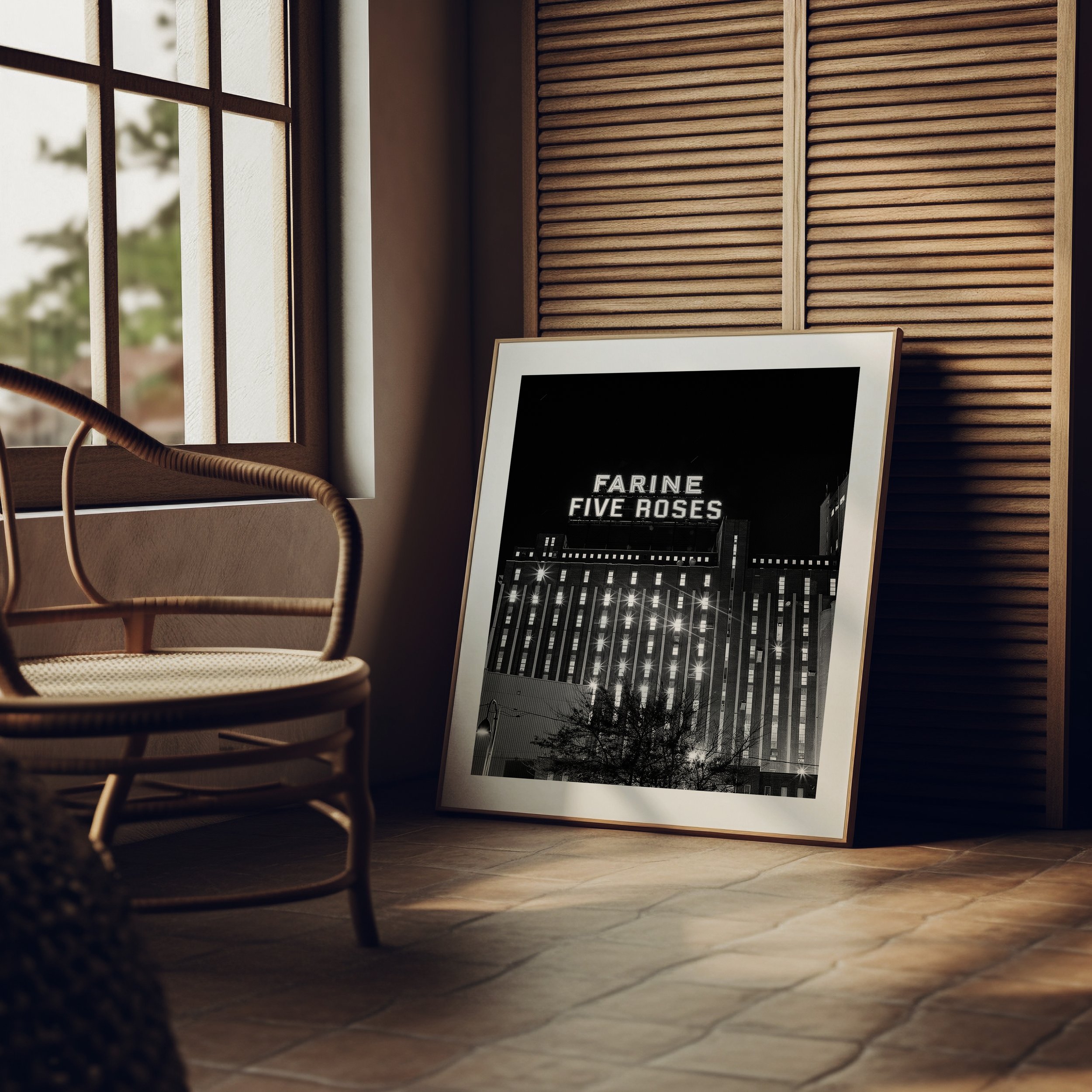LUIFRS RAME MOCKUP_Five Roses.jpg