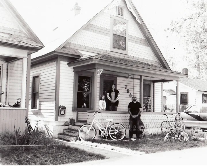 5_MelanieFolwell Wheeler Family photographic print.jpg
