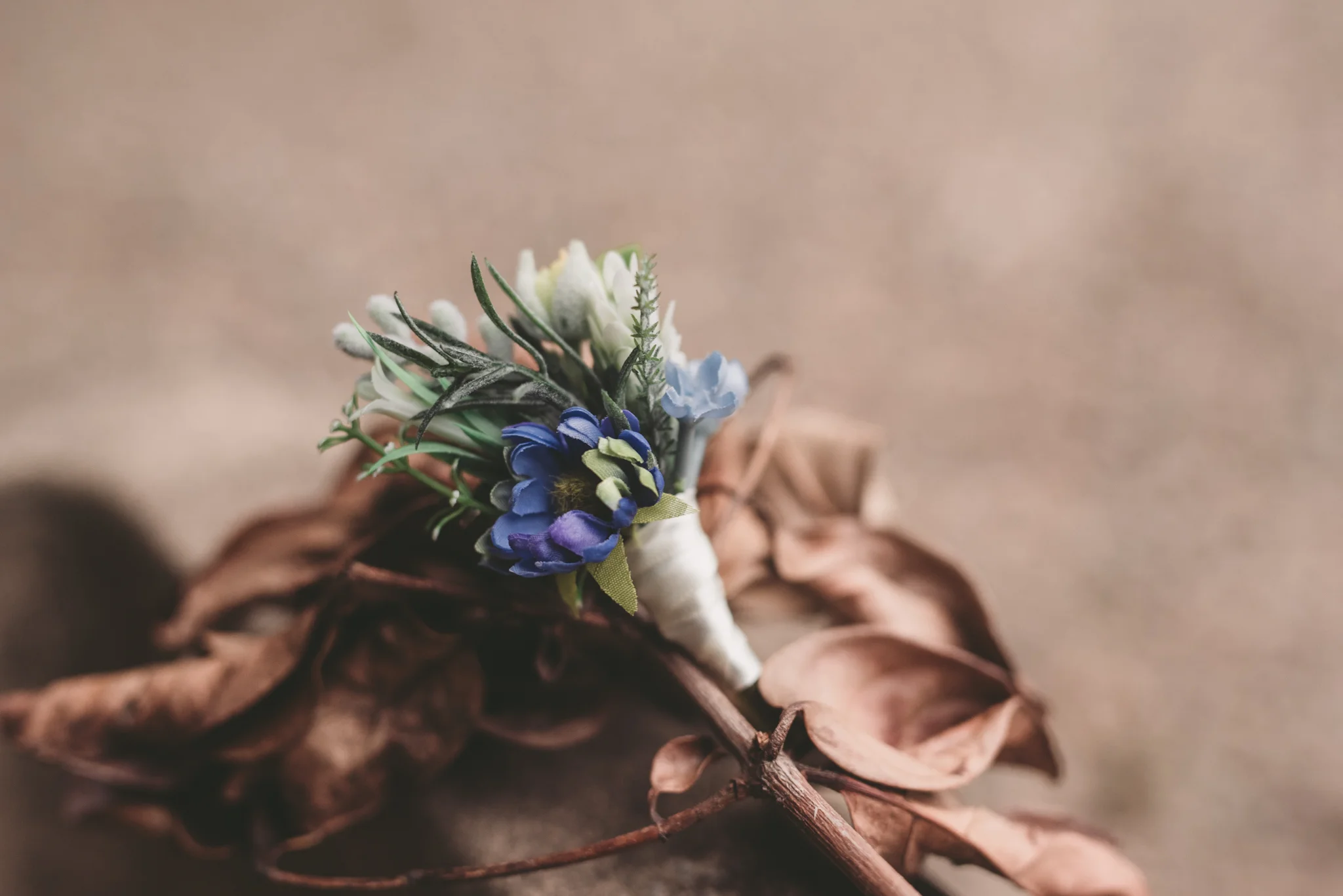 LOVELENSCAPES PHOTOGRAPHY X ANNA CAMPBELL BRIDAL X LEMAE MAKEUP ARTISTRY X BLOOMING LOVELY BOUQUETS X ERIN LIGHTFOOT X LITTLE WHITE COUTURE • 1.jpg