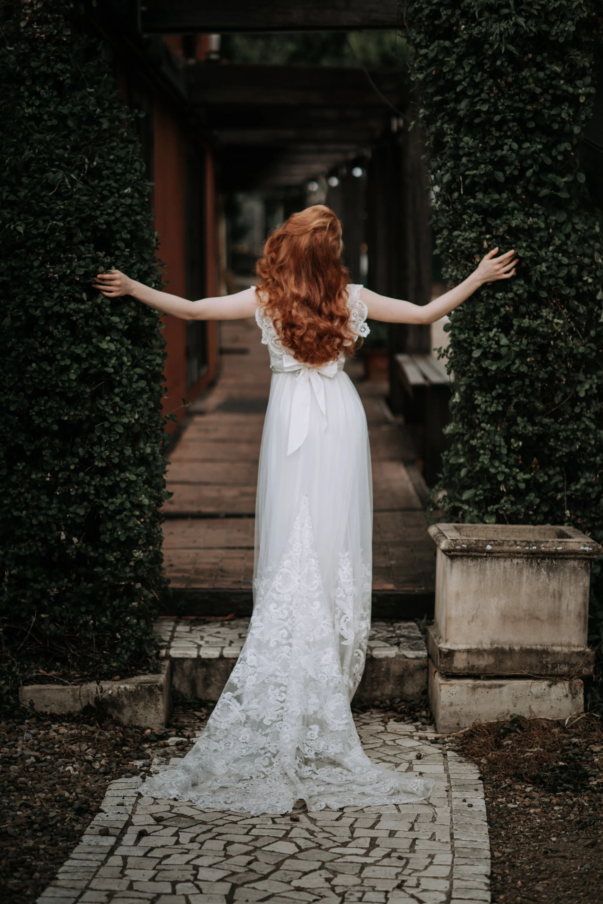 LOVELENSCAPES PHOTOGRAPHY X ANNA CAMPBELL BRIDAL X LEMAE MAKEUP ARTISTRY X BLOOMING LOVELY BOUQUETS X ERIN LIGHTFOOT X LITTLE WHITE COUTURE • 5.jpg