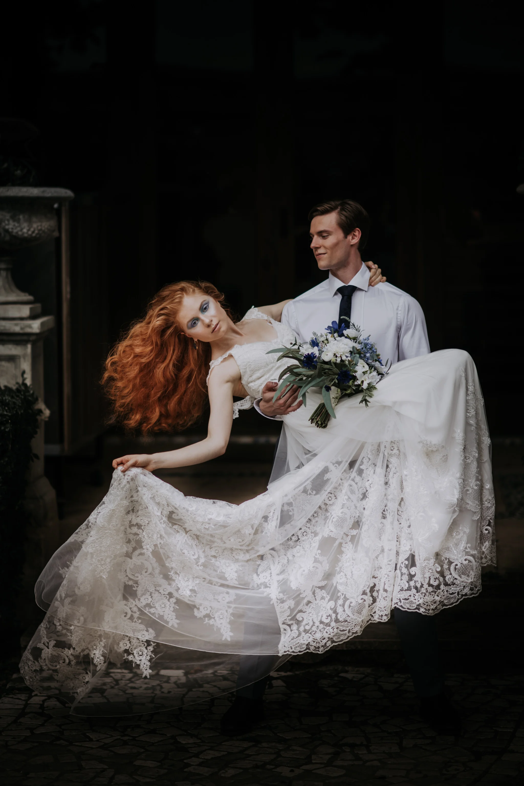 LOVELENSCAPES PHOTOGRAPHY X ANNA CAMPBELL BRIDAL X LEMAE MAKEUP ARTISTRY X BLOOMING LOVELY BOUQUETS X ERIN LIGHTFOOT X LITTLE WHITE COUTURE • 17.jpg