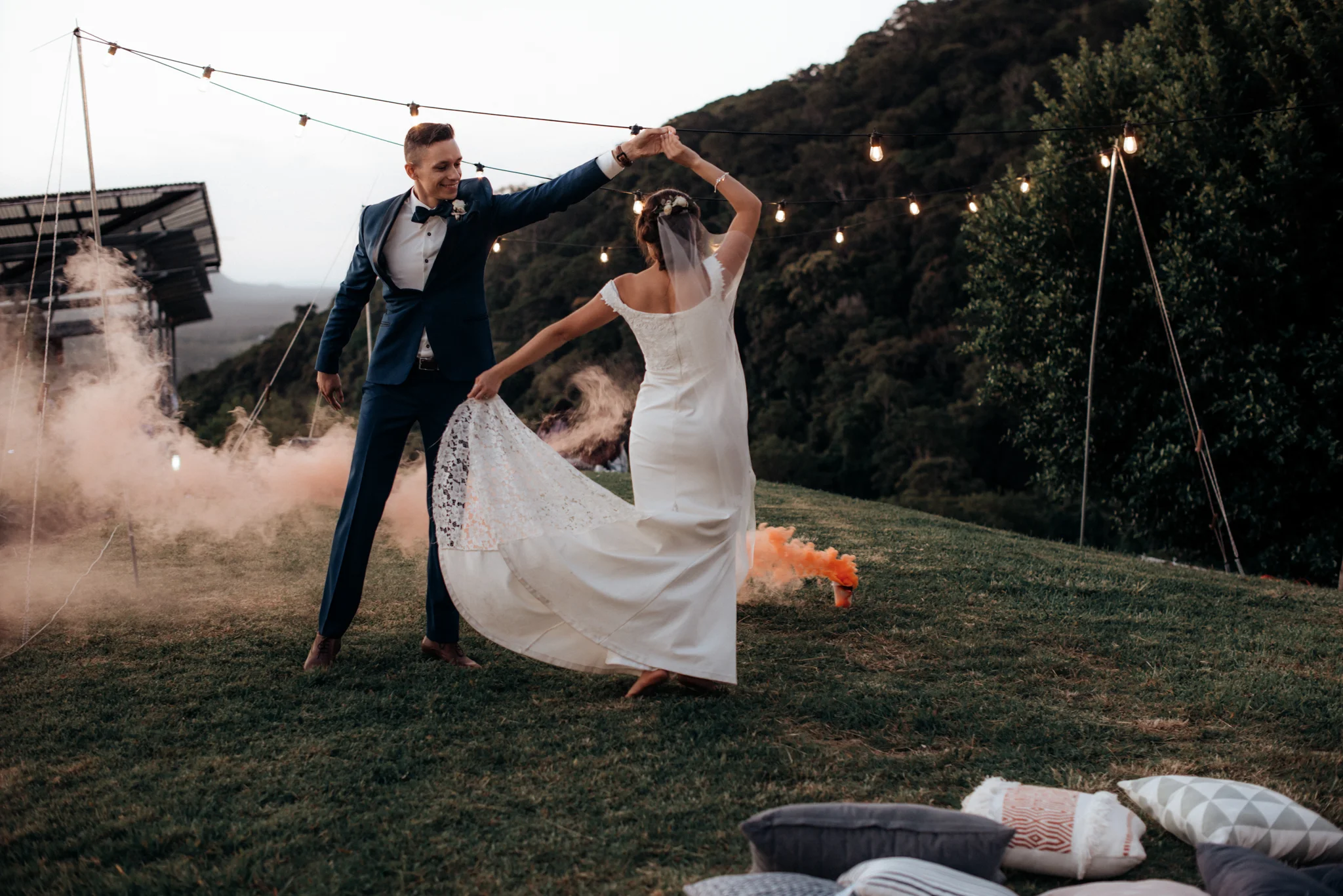 Smokebomb Photography Guide for Weddings