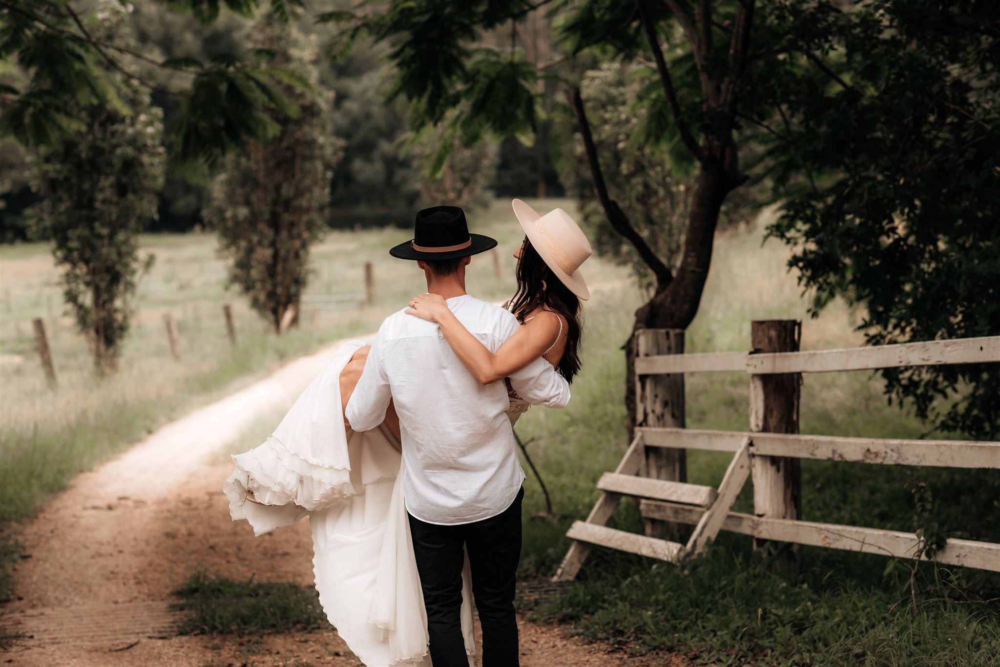 Wedding Photographer Currumbin Hillview Dairy Gold Coast