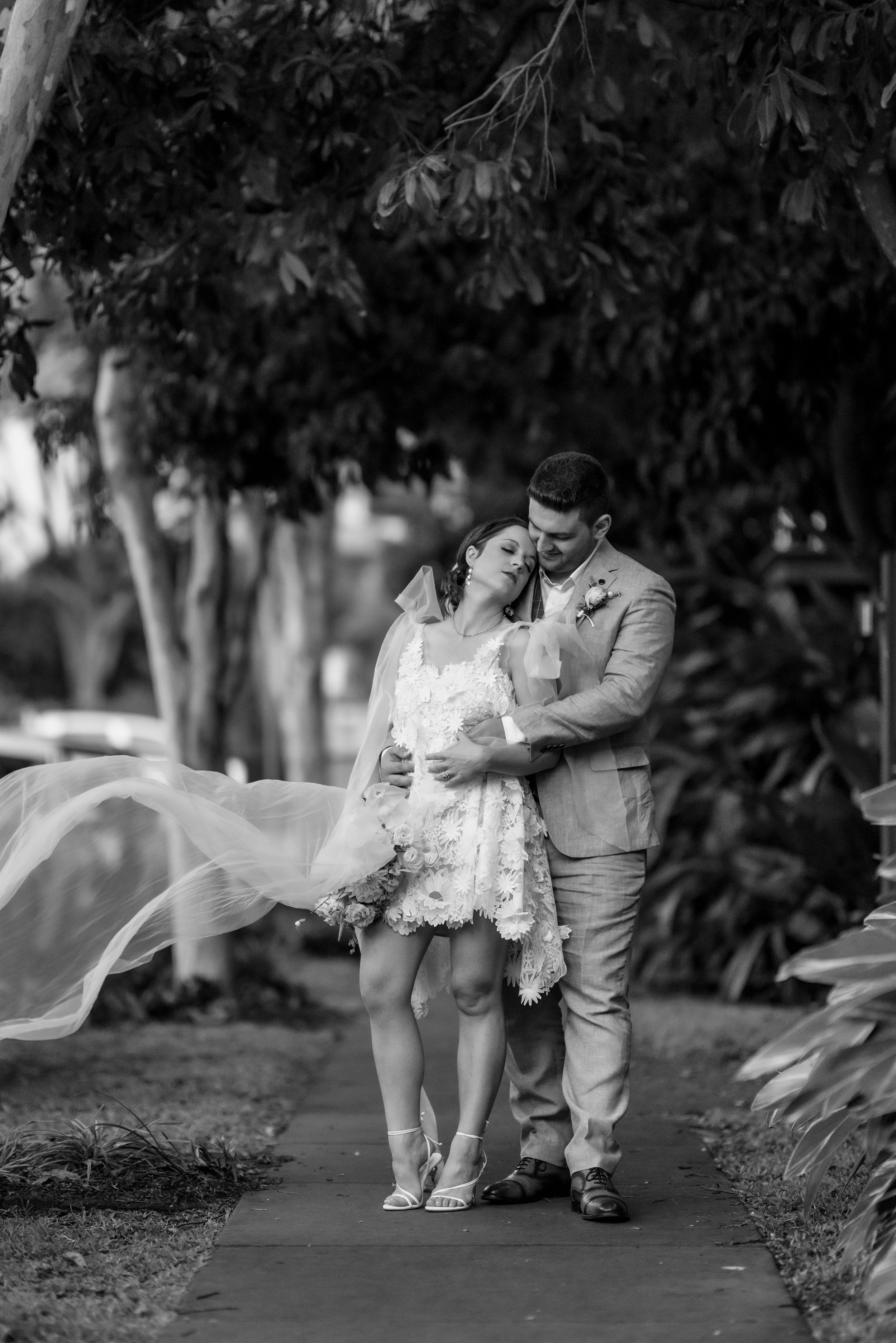 LOVELENSCAPES PHOTOGRAPHY - BRISBANE WEDDING PHOTOGRAPHER - THE REFINERY - L + X - 813.jpg