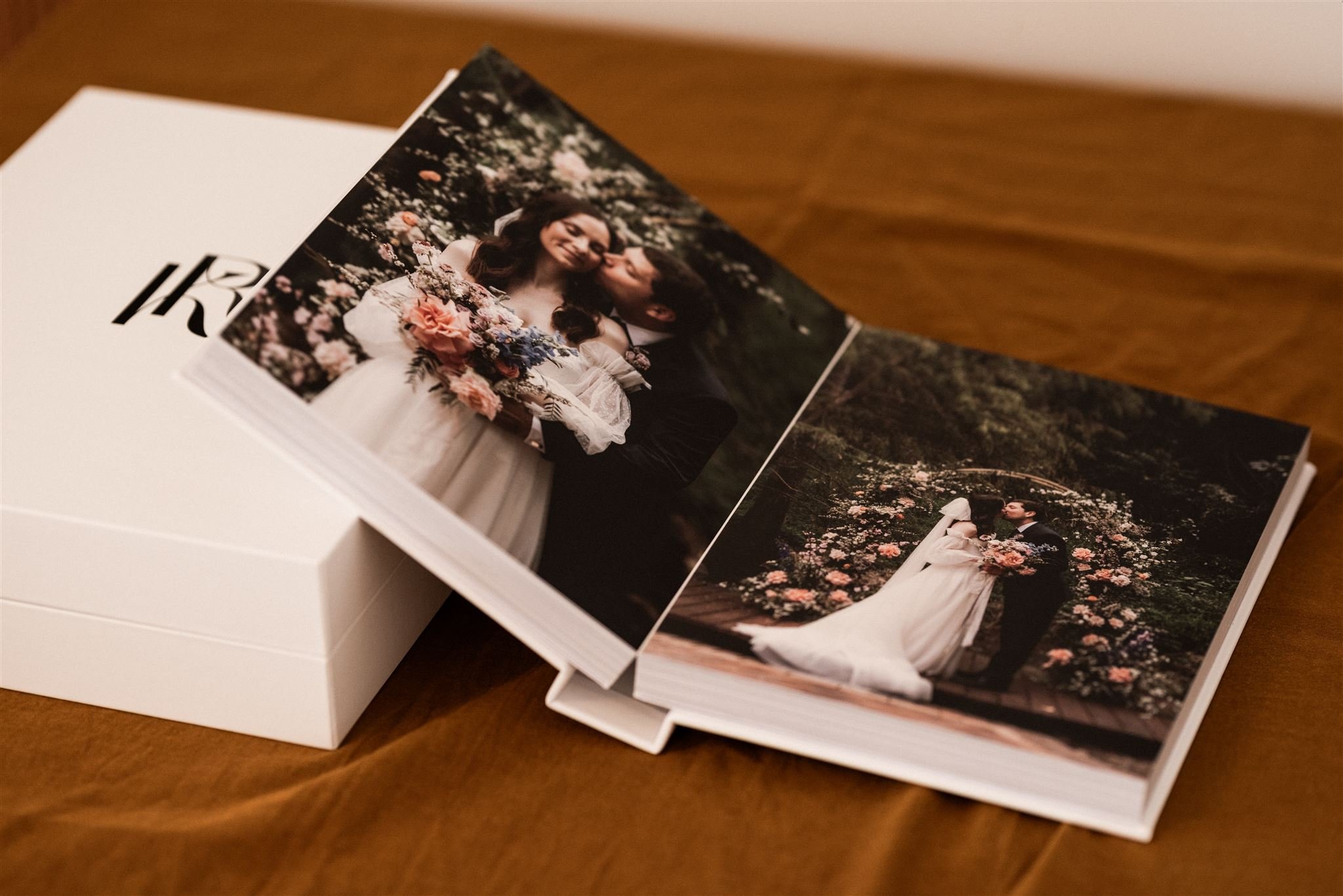 Lovelenscapes Photo + Film - Brisbane Mallorca Wedding Photographer Videographer - Wedding Album Graphistudio - 115_websize.jpg