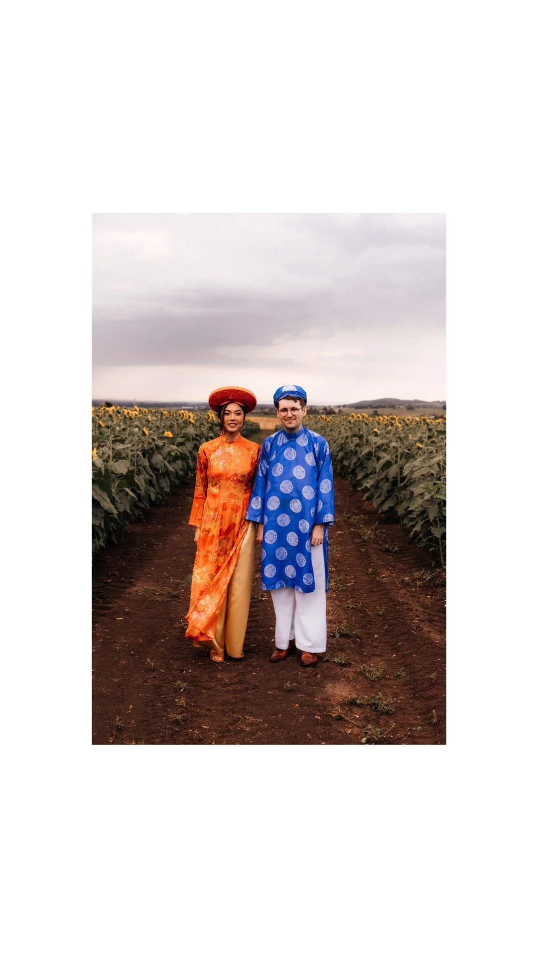 Kalbar Sunflowers Engagement Photo - Lovelenscapes Brisbane Wedding Photographer - Traditional Vietnamese Ao Dai - 6.jpg