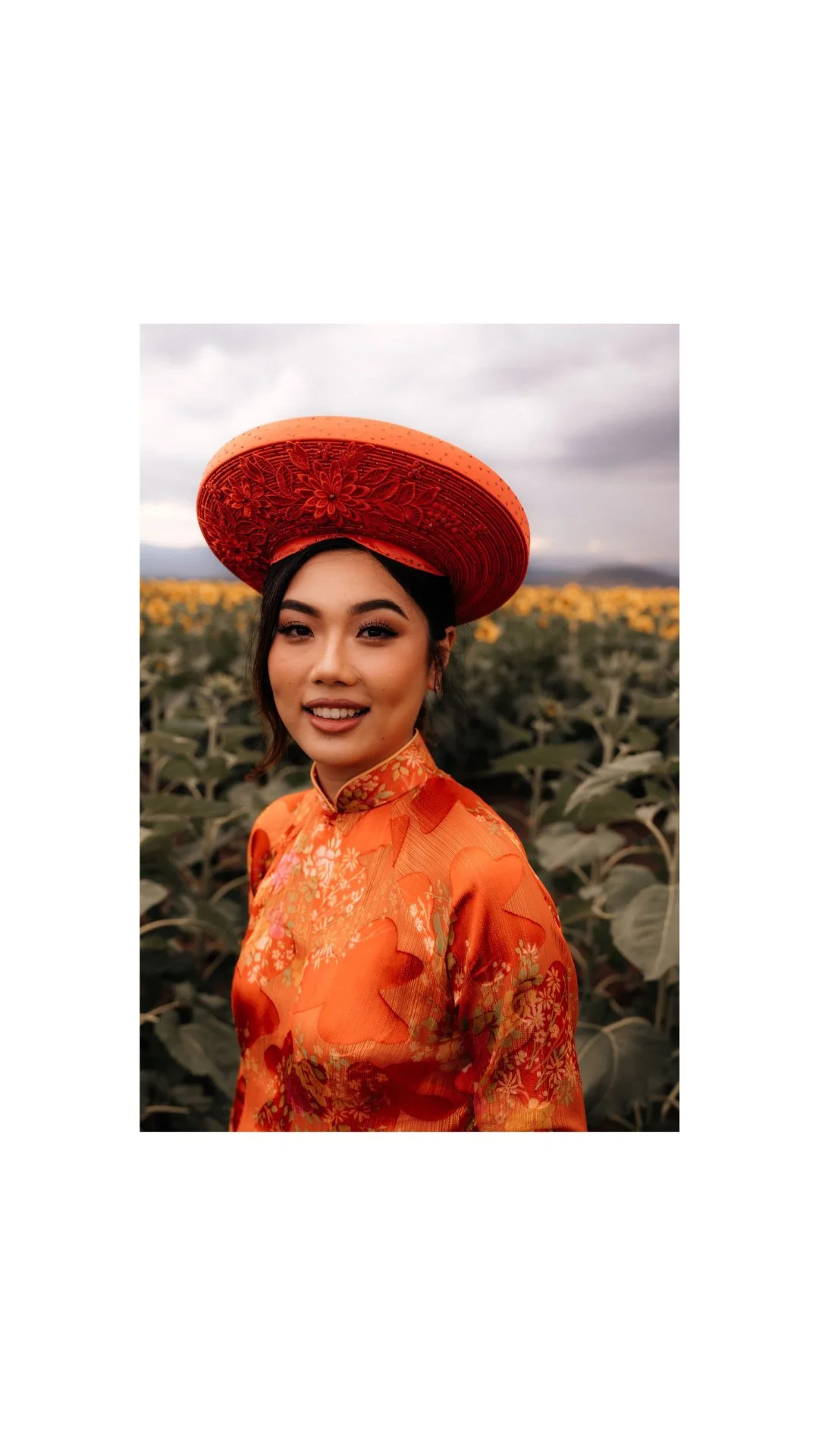 Kalbar Sunflowers Engagement Photo - Lovelenscapes Brisbane Wedding Photographer - Traditional Vietnamese Ao Dai - 8.jpg