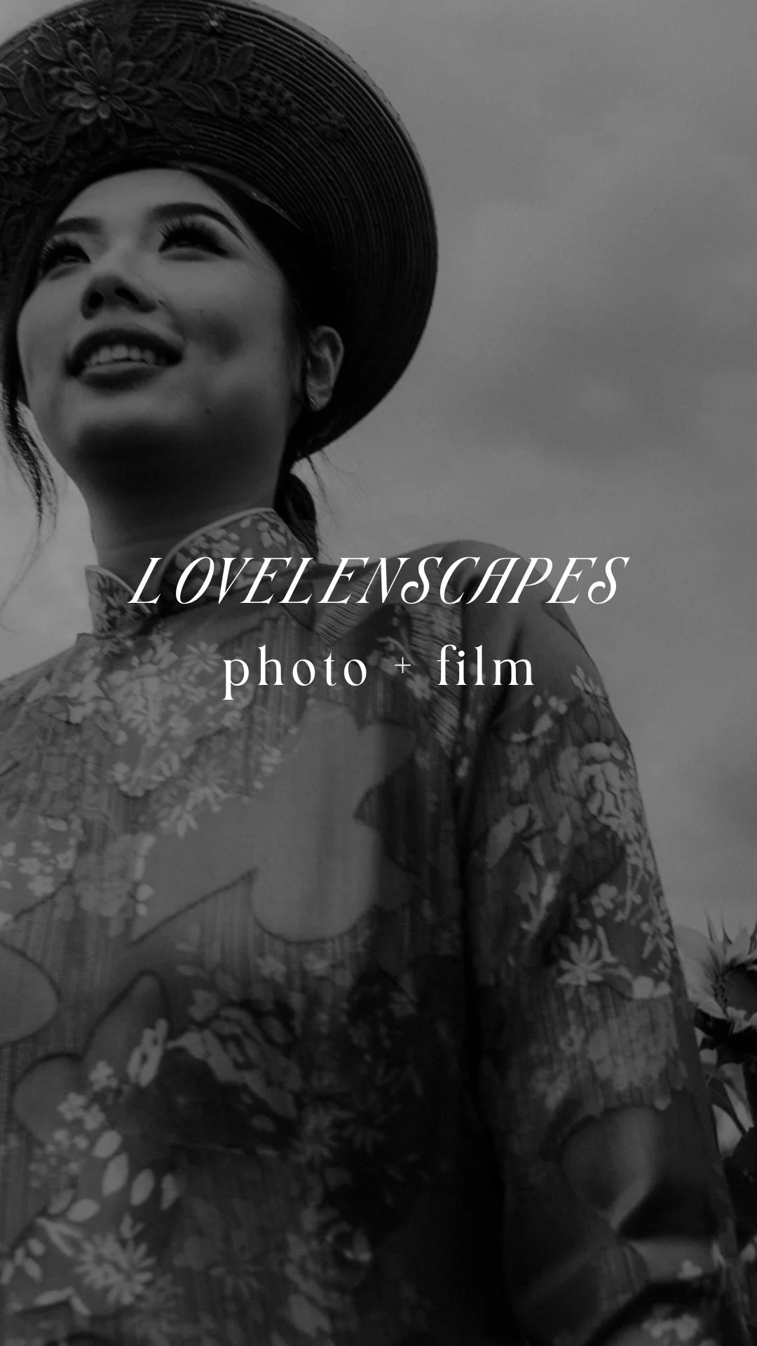 Kalbar Sunflowers Engagement Photo - Lovelenscapes Brisbane Wedding Photographer - Traditional Vietnamese Ao Dai - 12.jpg