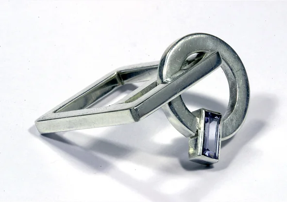 A collection based on a small series of seeming contradictions. Contrary to classic jewelry, the stones' settings can move (in controlled directions) and make sounds, which paradoxically brings the items in this collection closer to oriental jewelry, well-known for its kinetic and acoustic qualities.
