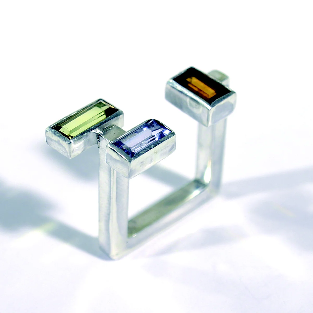  Ring signed by DS, sterling silver, garnet, aquamarine, peridot - construction 