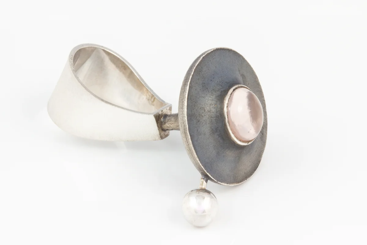  Ring signed by DS, sterling silver, pink quartz - casting,&nbsp;construction 
