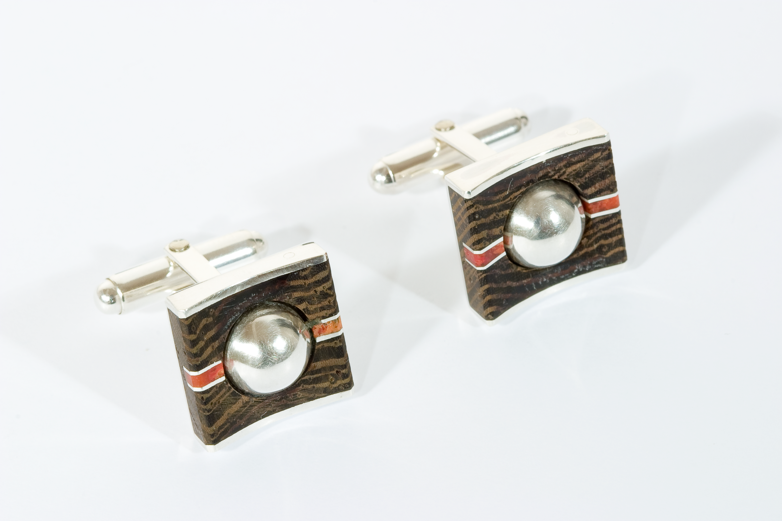  Cufflinks signed by DS, sterling silver, wenge, coral - construction 