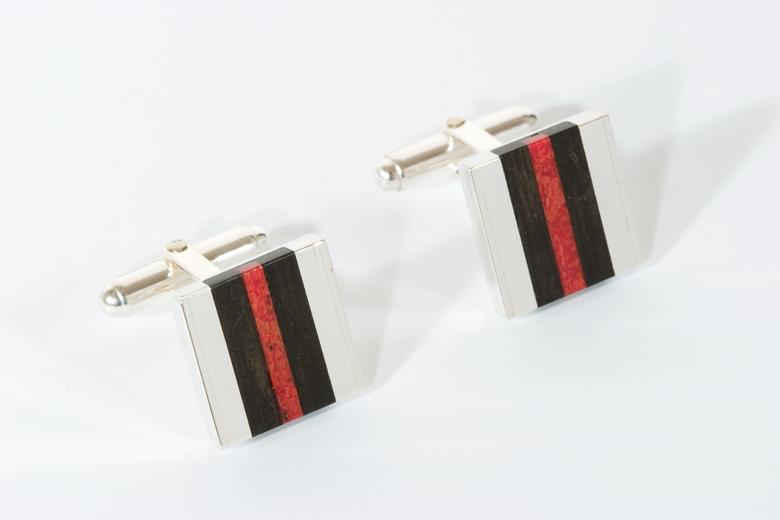  Cufflinks signed by DS, sterling silver, ebony, coral - construction 