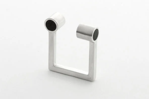 Ring signed by DS, sterling silver, ebony - construction