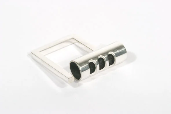 Ring signed by DS, sterling silver, ebony - construction