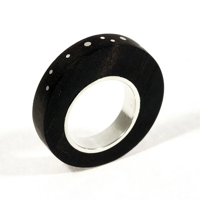 Ring signed by DS, sterling silver, ebony - construction