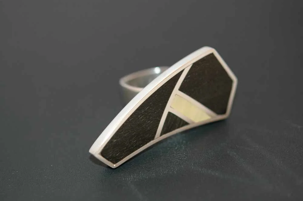 Ring signed by DS, sterling silver, ebony, mother of pearl - construction
