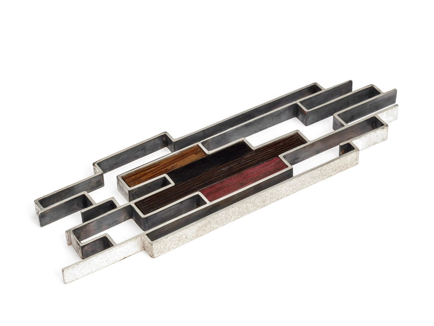 Brooch signed by DS, sterling silver, red palm wood, rose wood, ebony, black oak, olive wood - construction