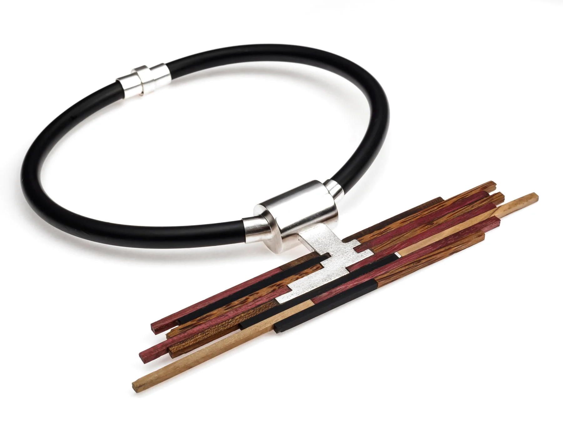 Necklace signed by DS, sterling silver, red palm wood, rose wood, ebony, black oak, olive wood - construction