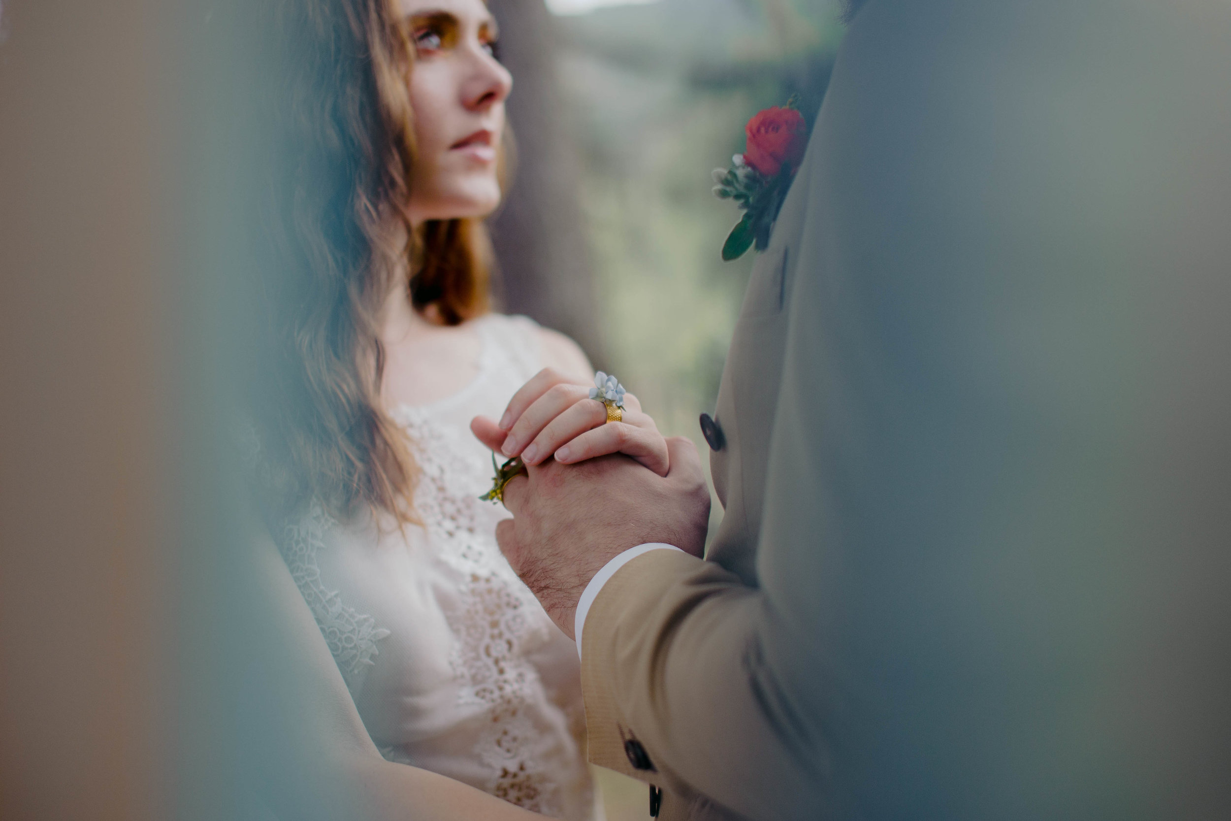 168-STYLEDSHOOT-70sWedding.jpg