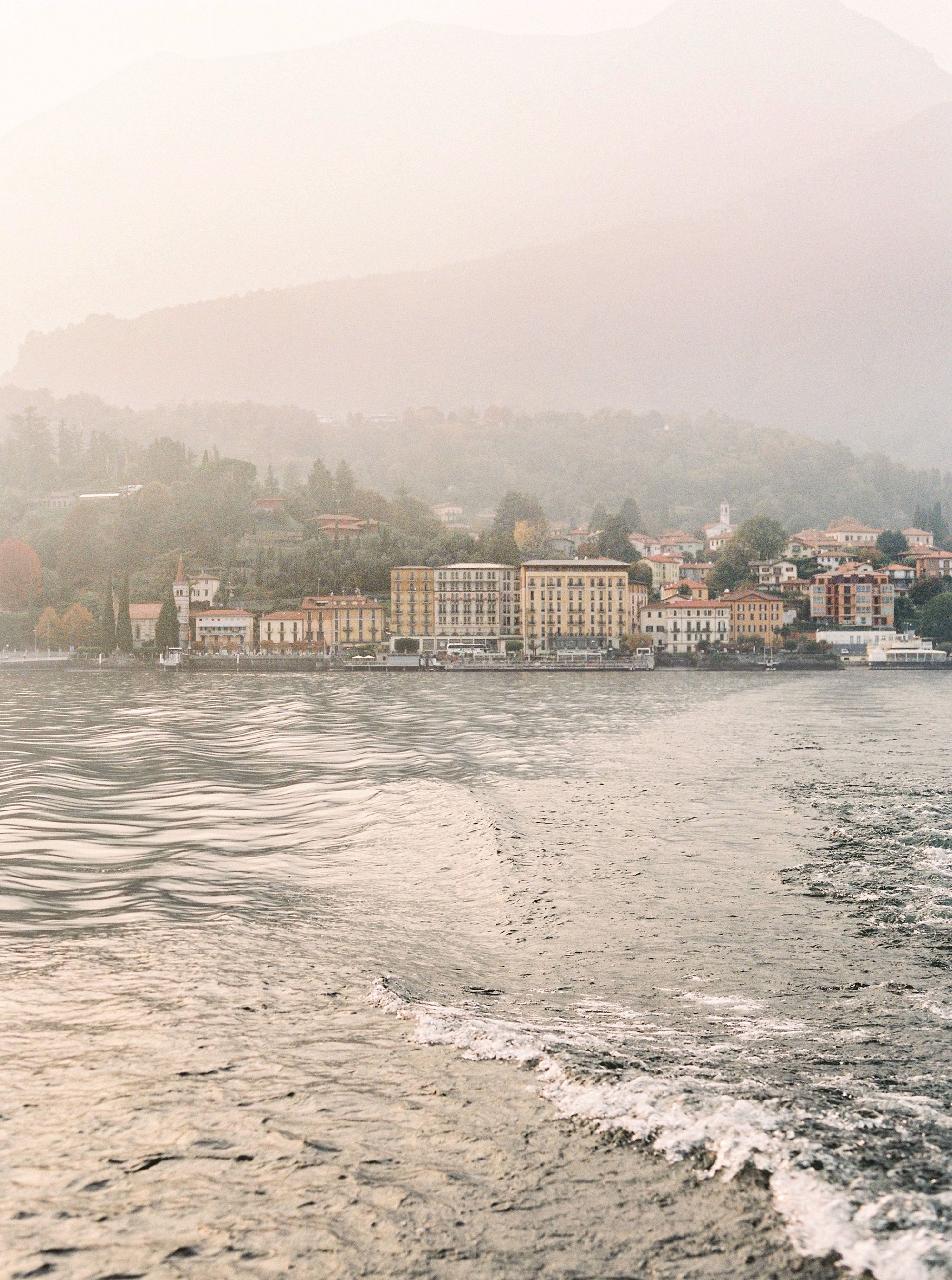 Nastia Vesna Photography in lake Como.jpg