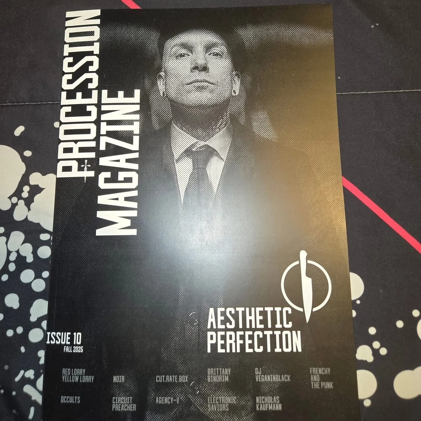 This is freaking cool as hell!! Y'all gotta grab one. Very well put together. Interviews with @agencyvee @noir_nyc_official @frenchyandthepunk @brittanybindrim and little old me for Electronic Saviors. @amulettheband and @distortionproductions ads to