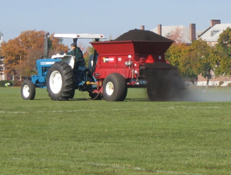 topdressing compost on turf