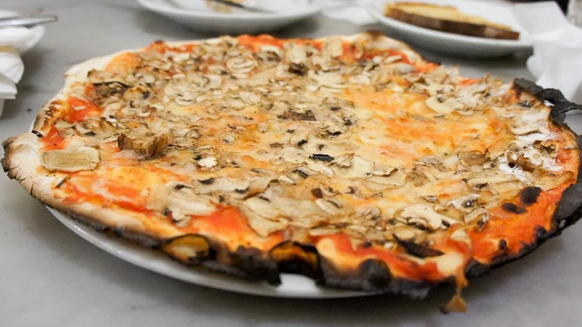 Photograph courtesy of Pizzeria Ai Marmi