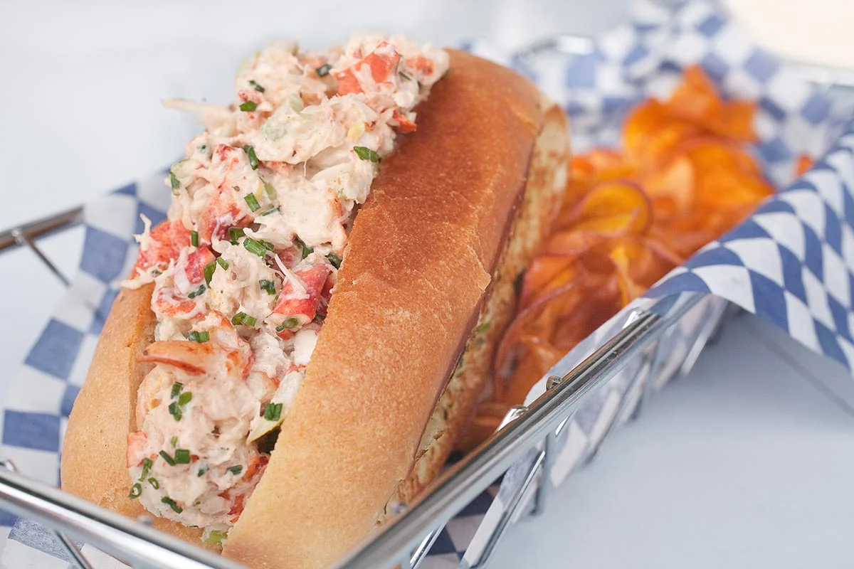5 Places to Eat Lobster Rolls in Los Angeles