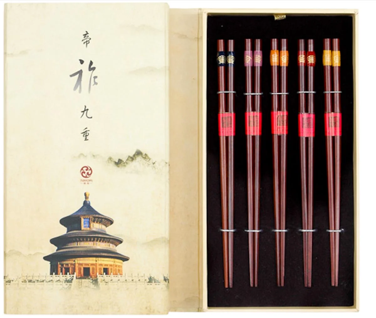 Photograph courtesy of Yùnhóng Chopsticks